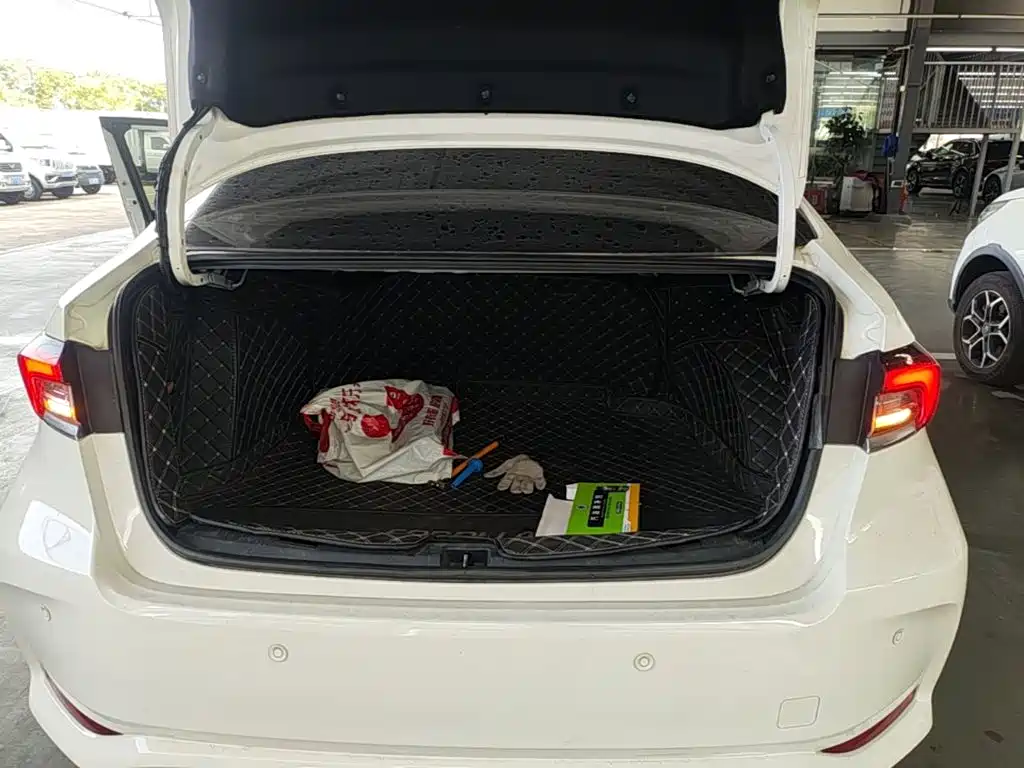 Toyota Corolla — миниатюра 19