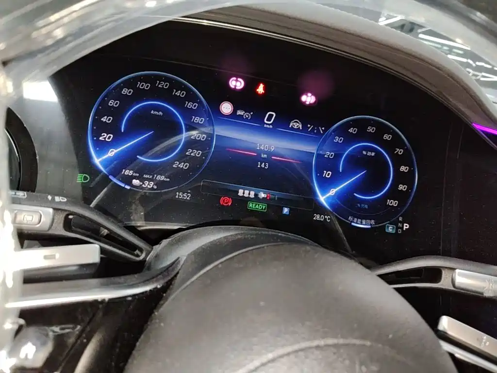 Mercedes-Benz EQS SUV — миниатюра 12