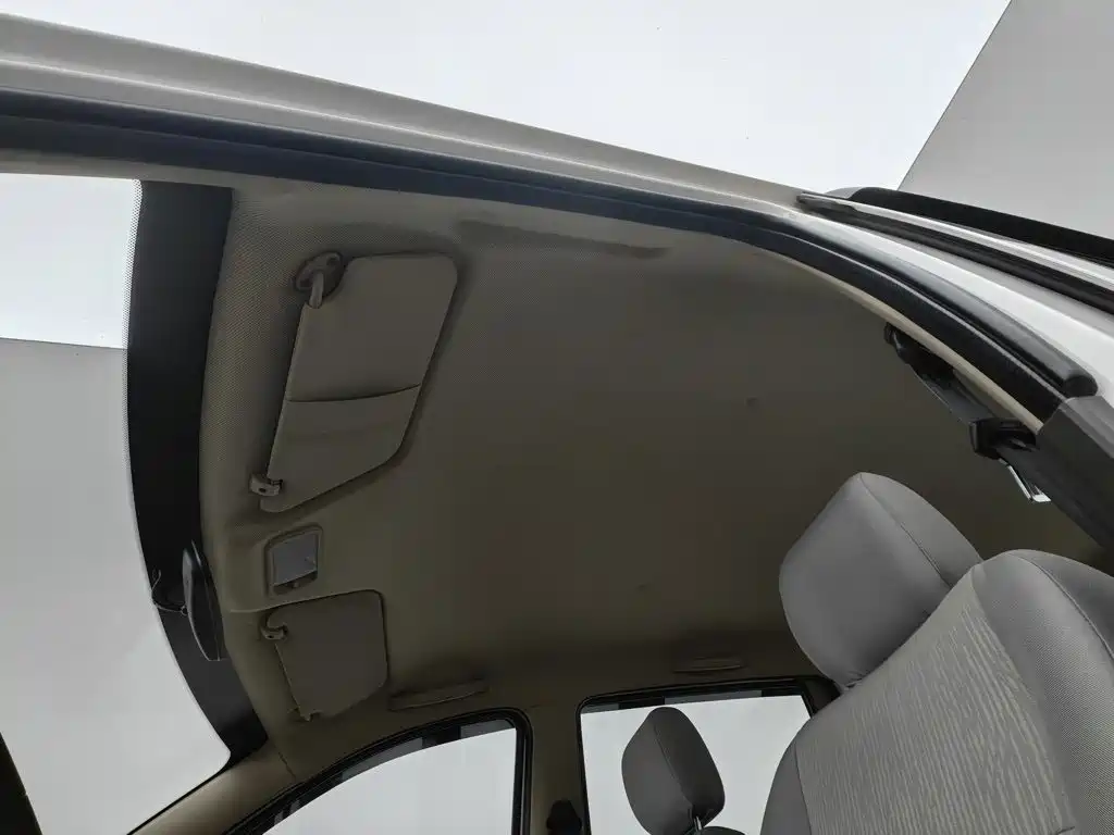 Wuling Hongguang — миниатюра 14