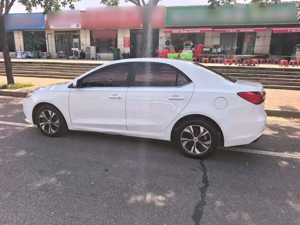 Roewe 360 — миниатюра 12