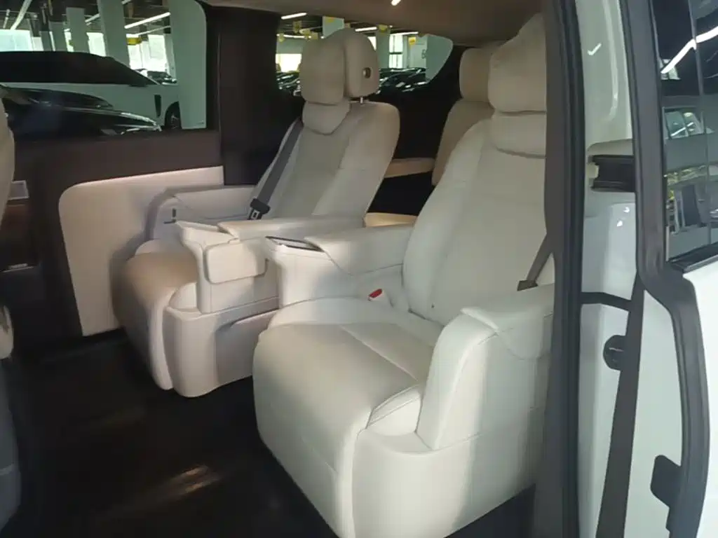 Li Auto Li MEGA — миниатюра 17