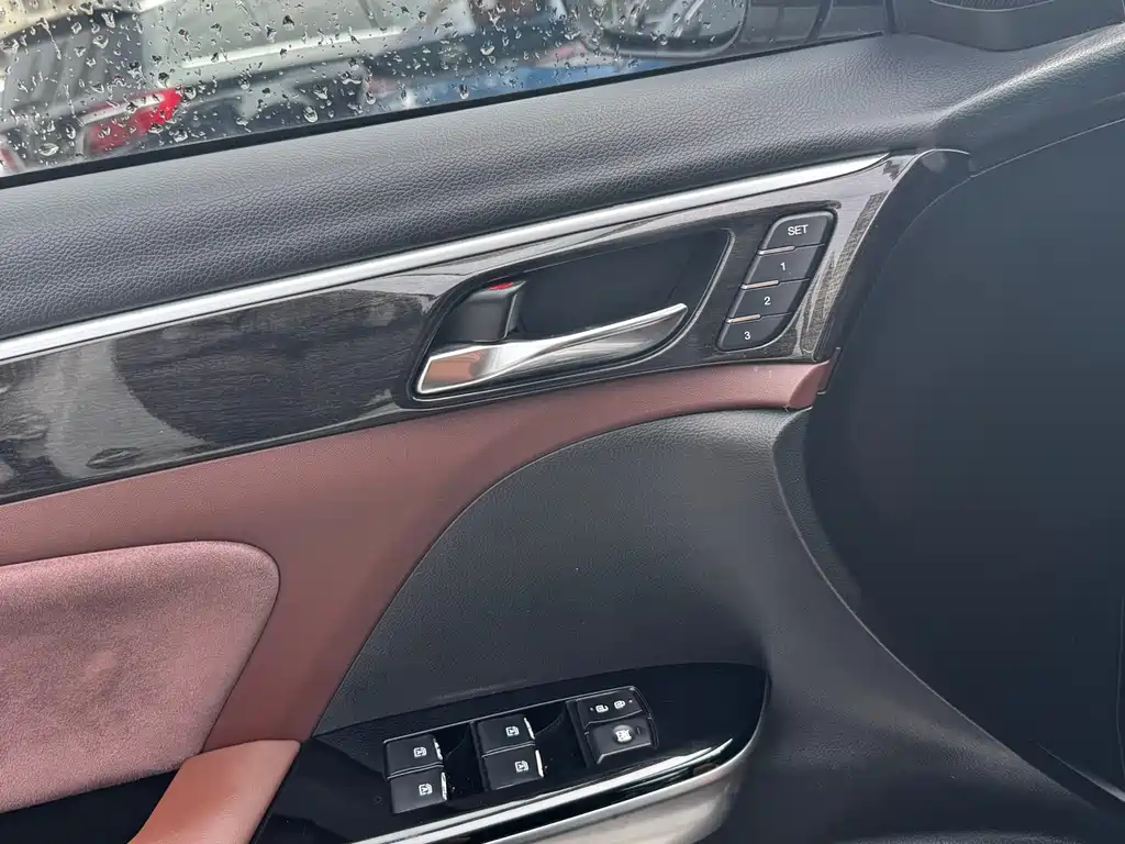 GAC GS8 2017 320T Luxury Smart Connect ( мест)