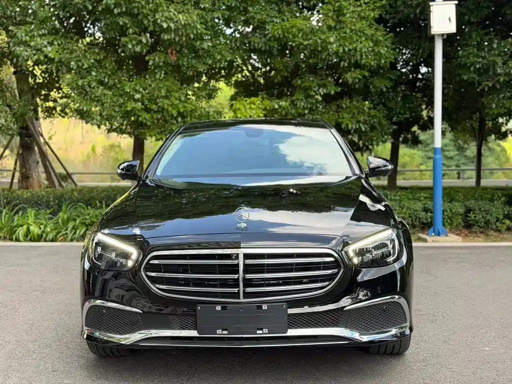 Mercedes-Benz E-Class — миниатюра 2