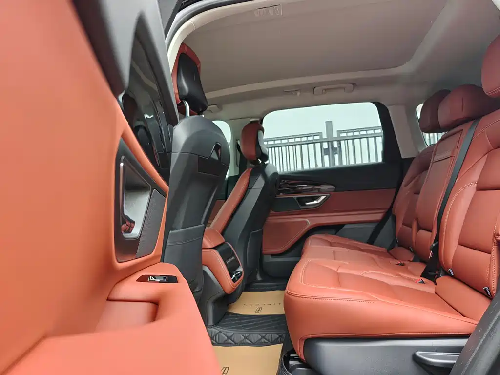 Lincoln Nautilus 2025 2.0T