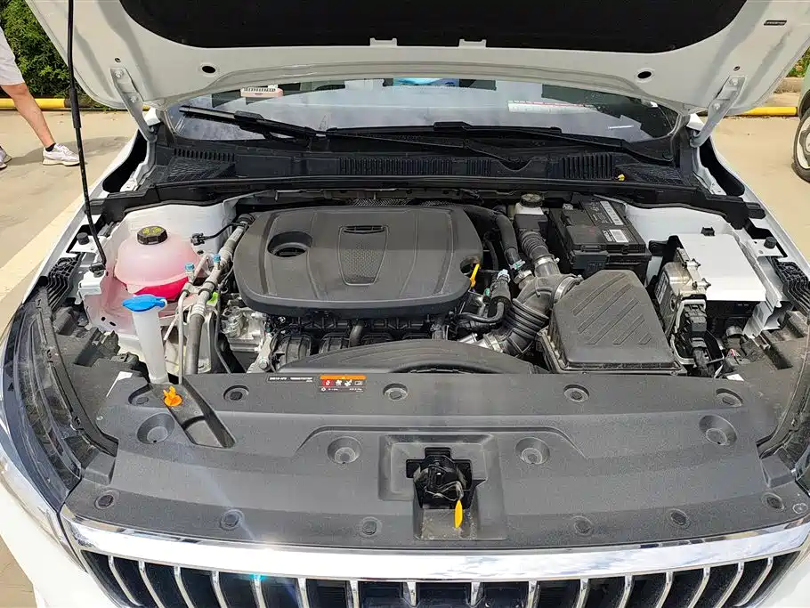 Geely Emgrand 2025 4 1.5L CVT Luxury