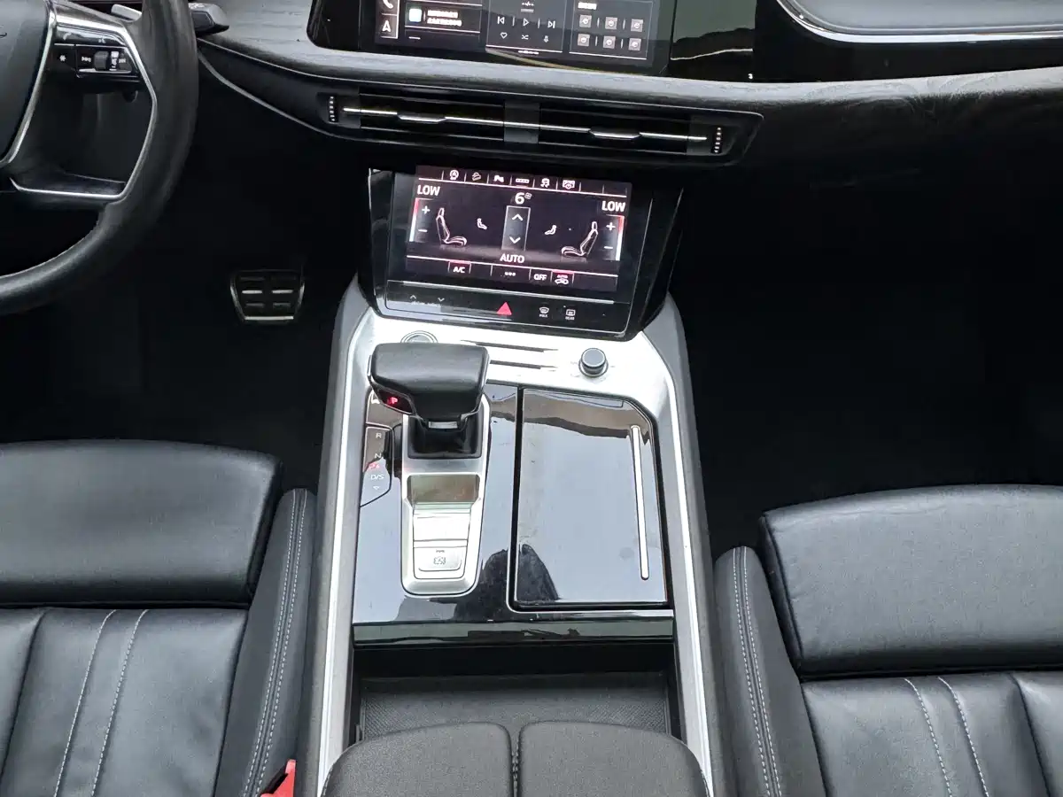 Audi Q6 id 4655209 из Китая 26