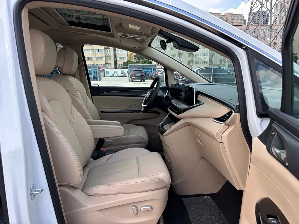 Buick GL8 Hybrid — миниатюра 9