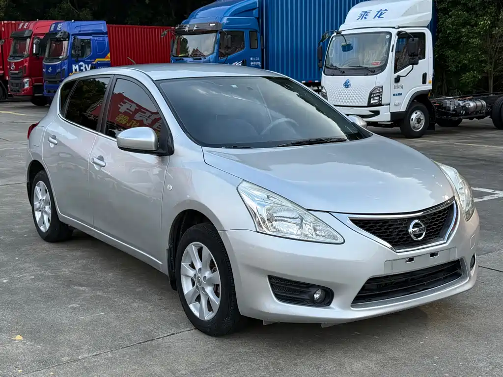 Nissan Tiida — миниатюра 2