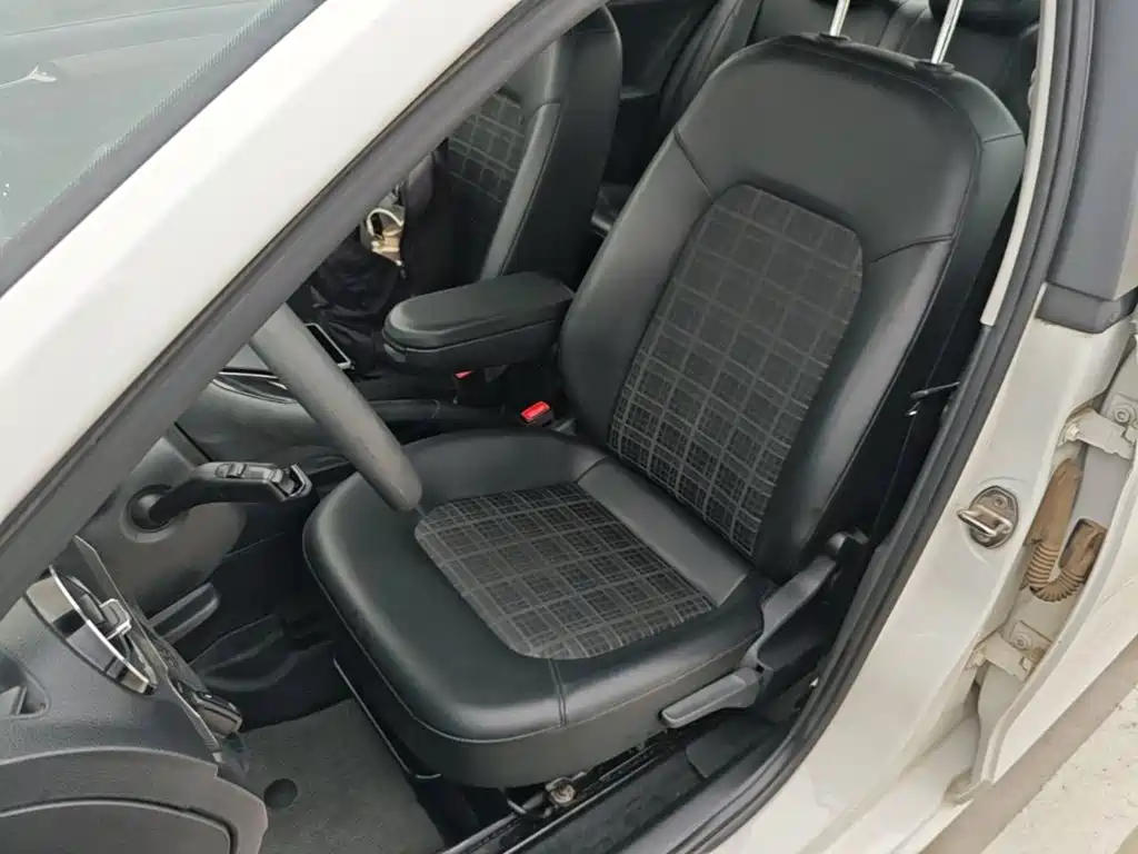 Volkswagen Jetta — миниатюра 15