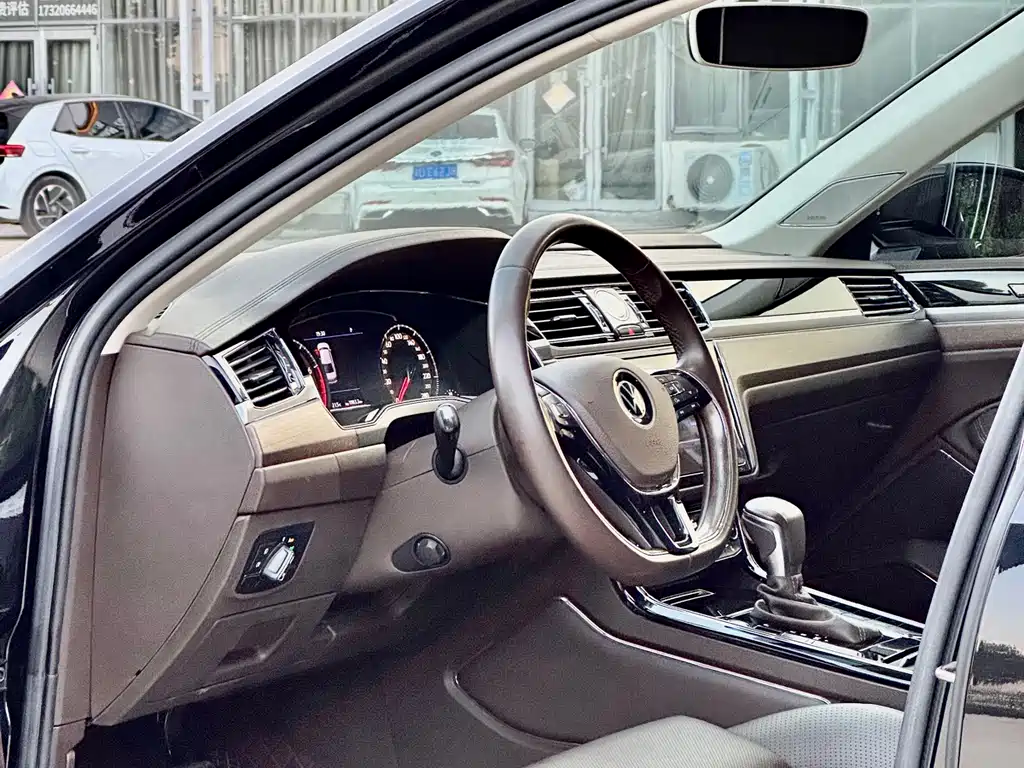 Volkswagen Phideon 2021 380TSI Luxury