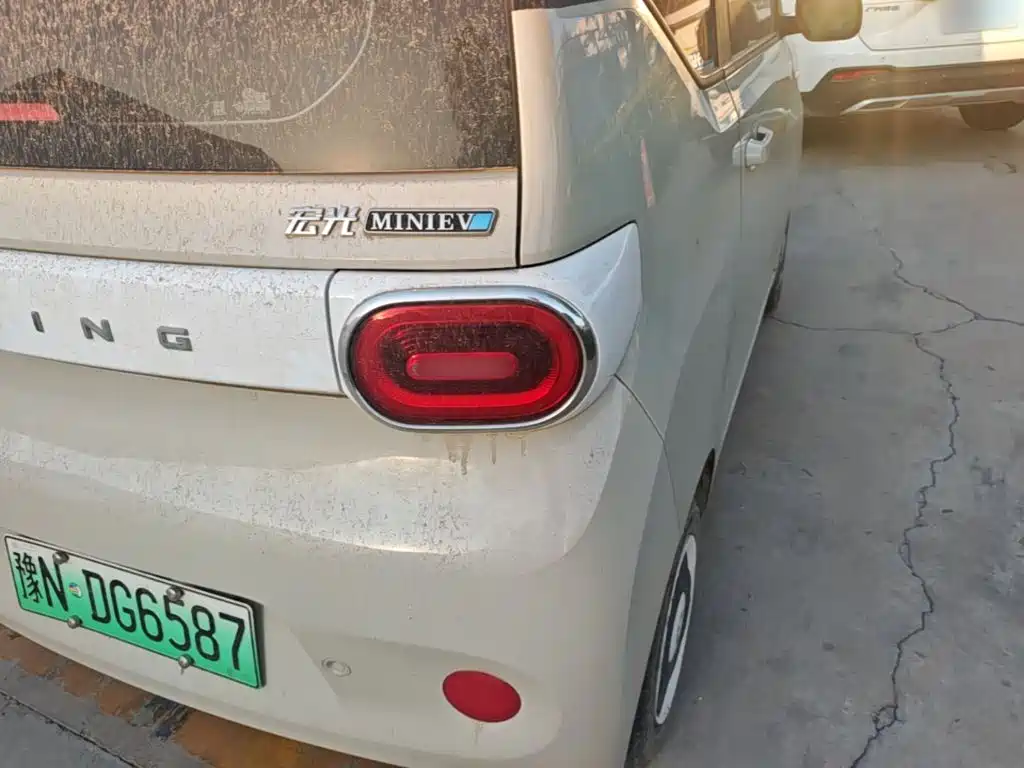 Wuling MINIEV — миниатюра 8
