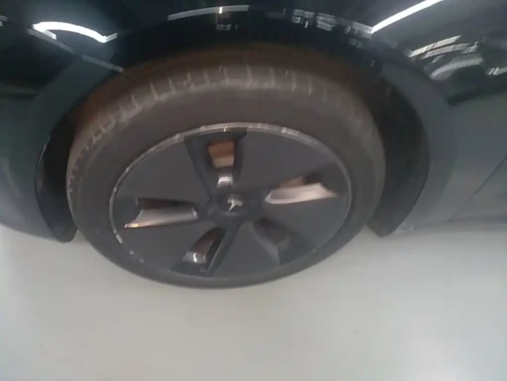 Tesla Model 3 — миниатюра 23