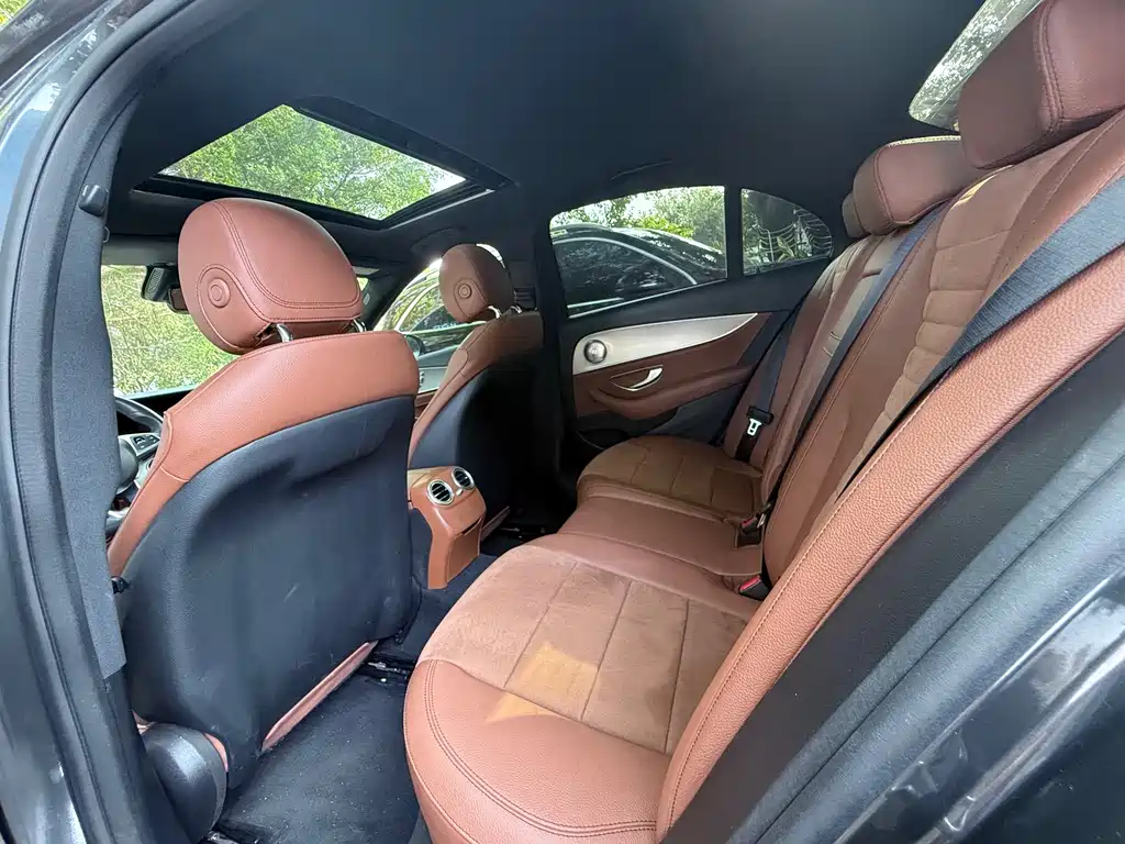 Mercedes-Benz E-Class — миниатюра 8