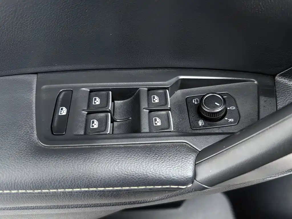 Volkswagen Tiguan L — миниатюра 9