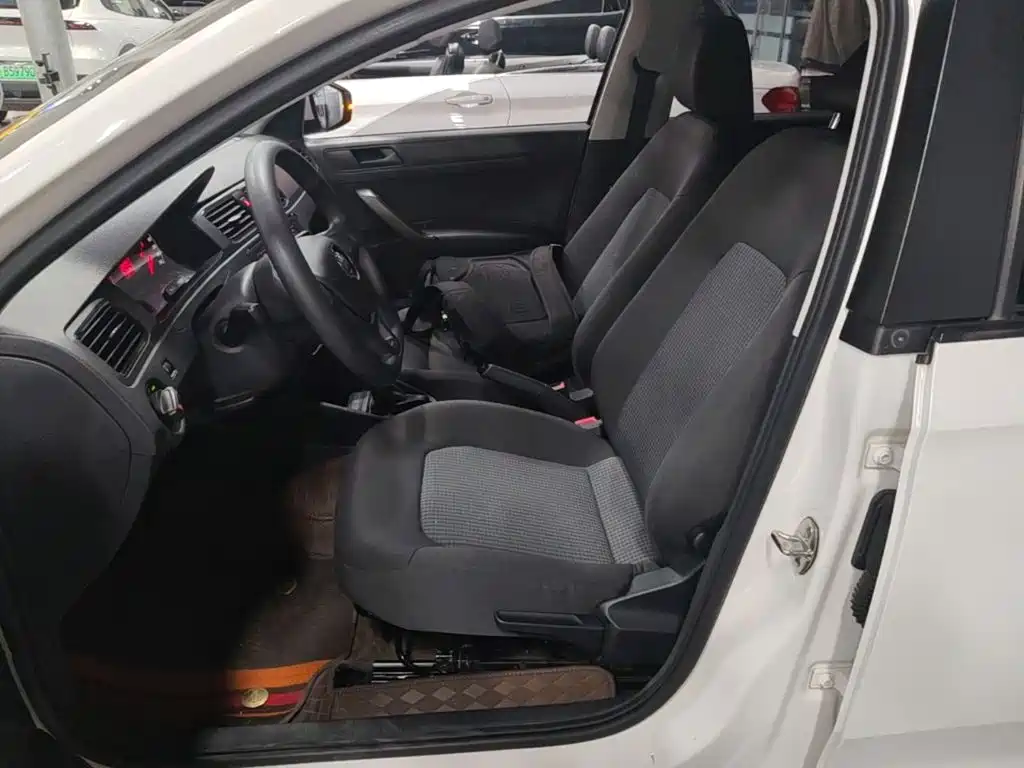 Volkswagen Santana — миниатюра 15