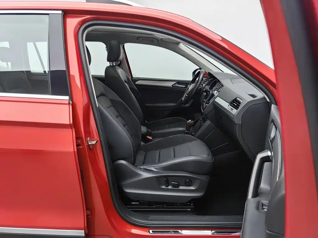 Volkswagen Tiguan L — миниатюра 23