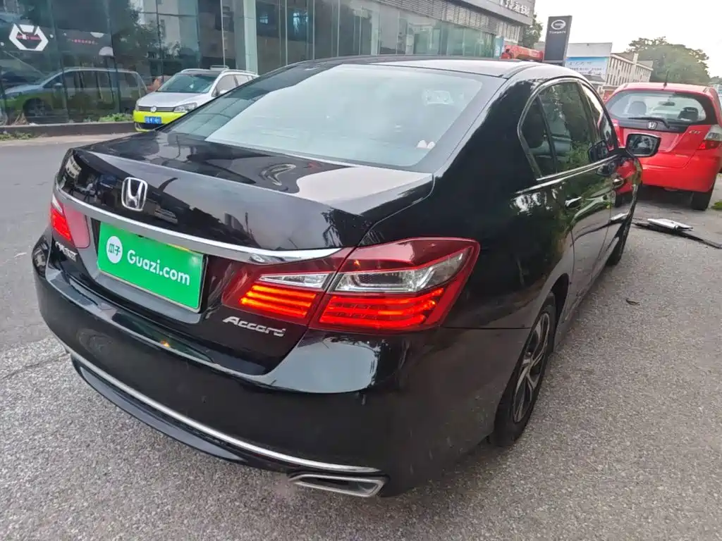 Honda Accord — миниатюра 7