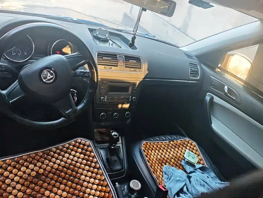 Skoda Yeti — миниатюра 12