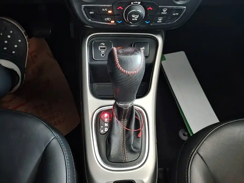 Jeep Compass — миниатюра 14