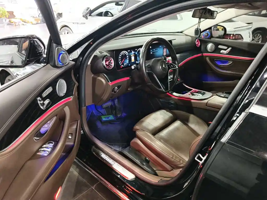 Mercedes-Benz E-Class — миниатюра 16