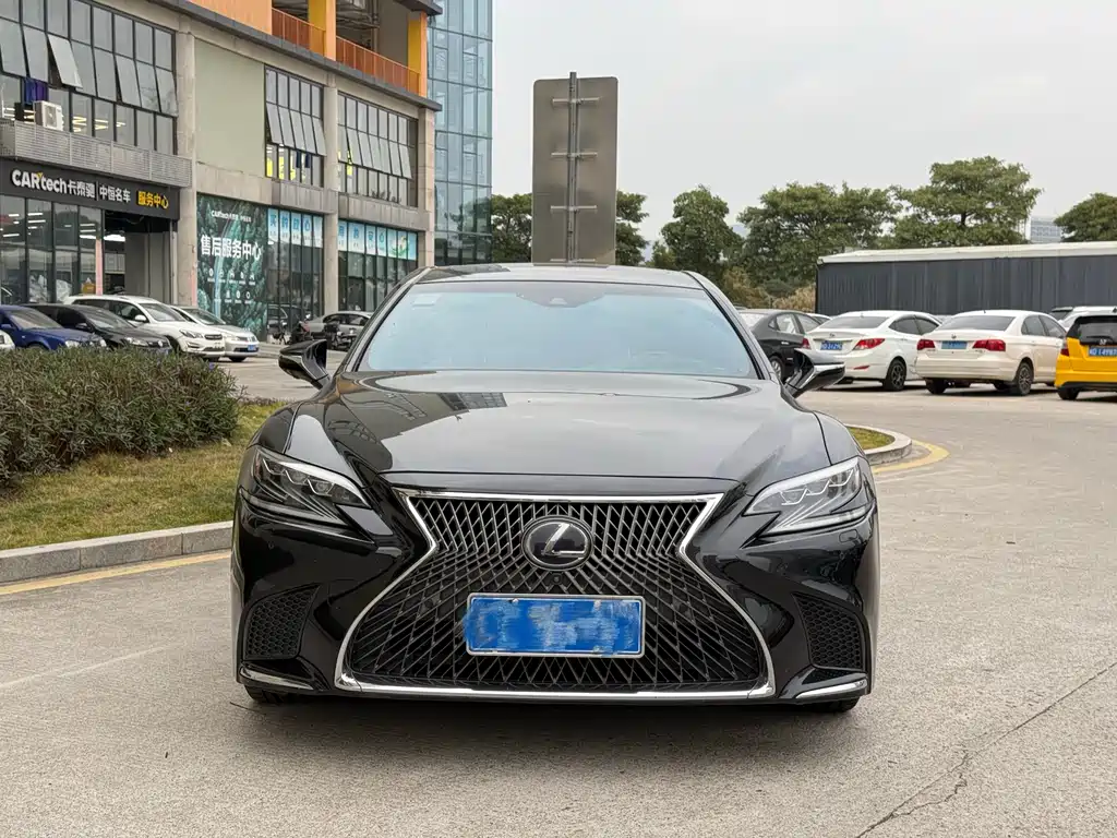 LEXUS LS