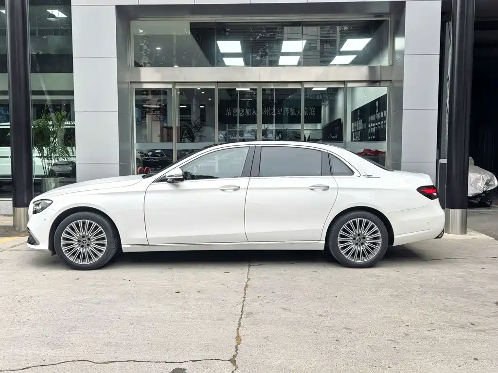 Mercedes-Benz E-Class — миниатюра 4