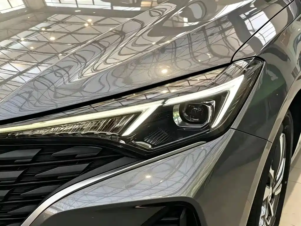 Changan Eado — миниатюра 4