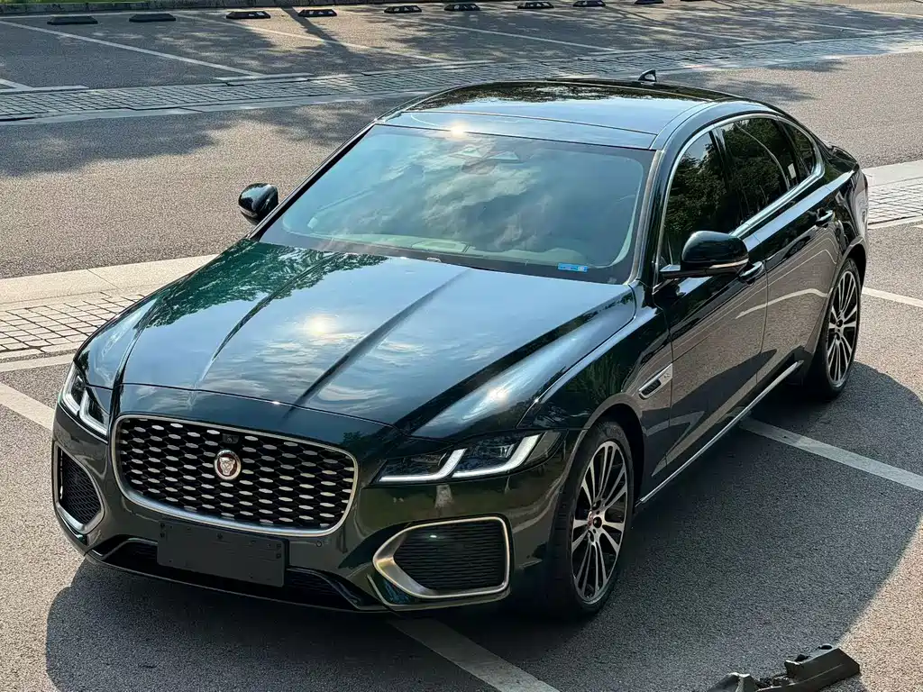 Jaguar XFL