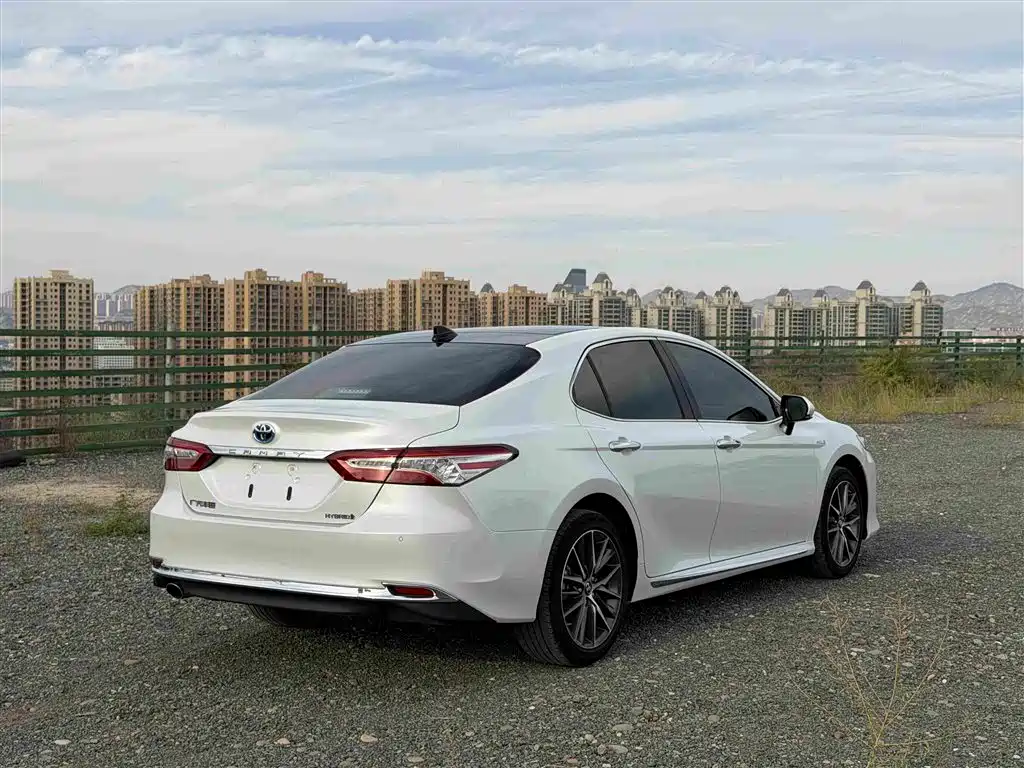 Toyota Camry — миниатюра 4