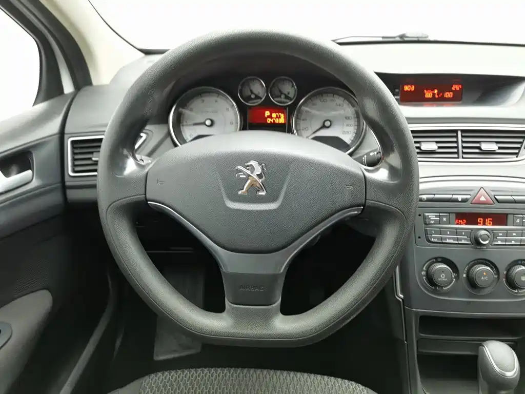 Peugeot 308 — миниатюра 11