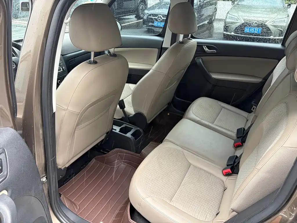 Skoda Yeti — миниатюра 5
