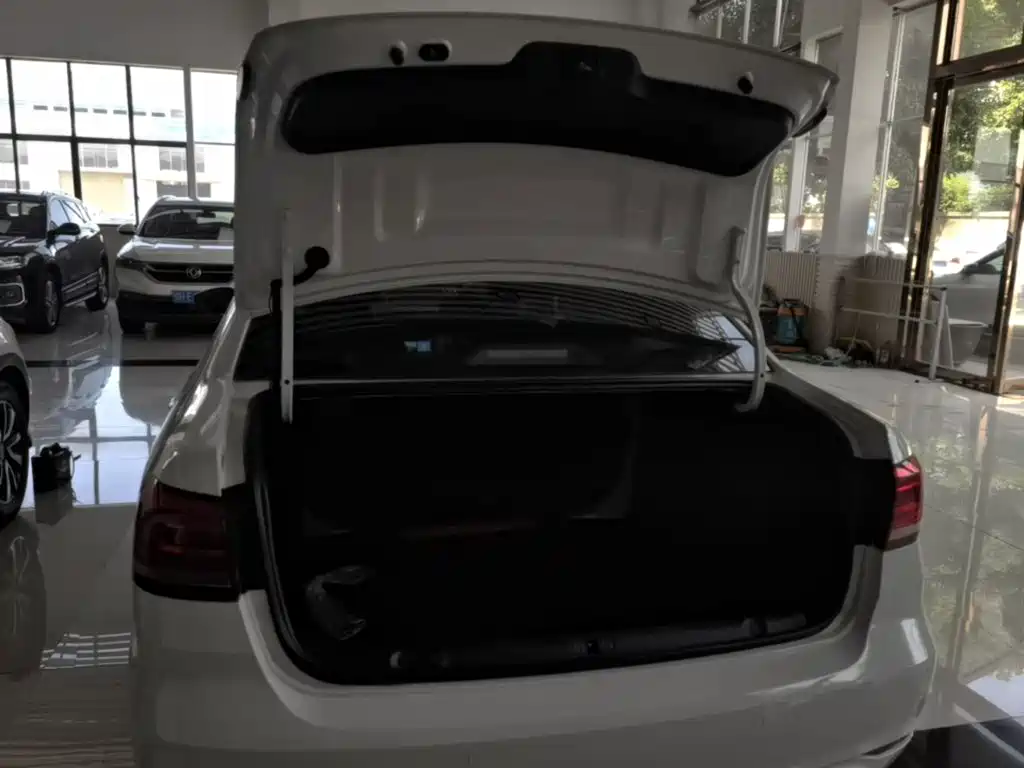 Volkswagen Lavida — миниатюра 19