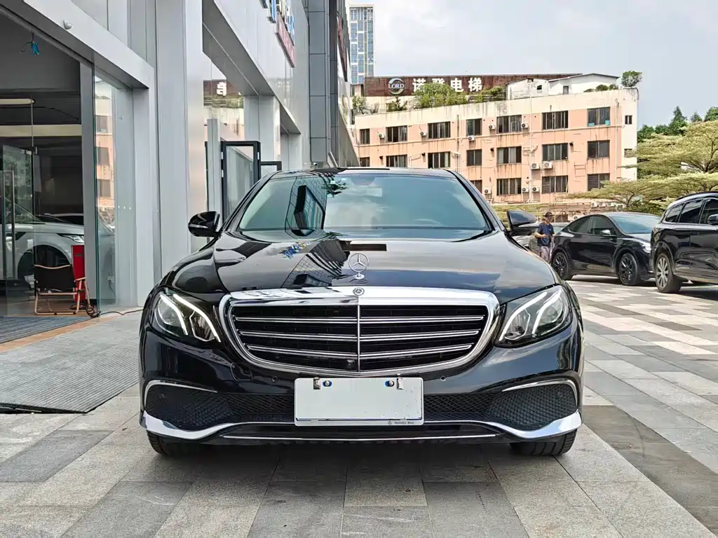 Mercedes-Benz E-Class — миниатюра 4