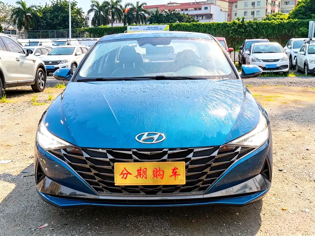 Hyundai Elantra 2022