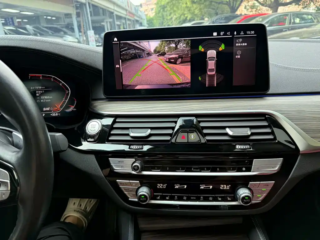BMW 5 Series — миниатюра 23