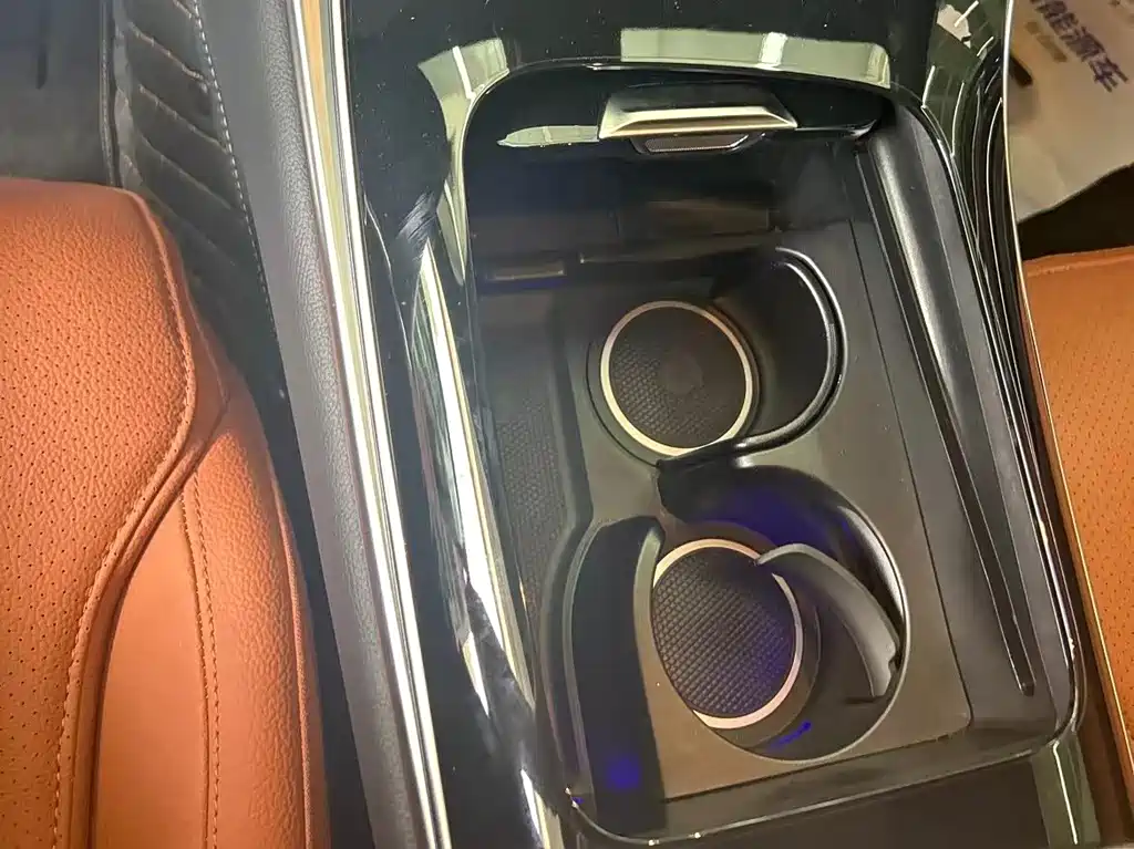 Mercedes-Benz GLC — миниатюра 8