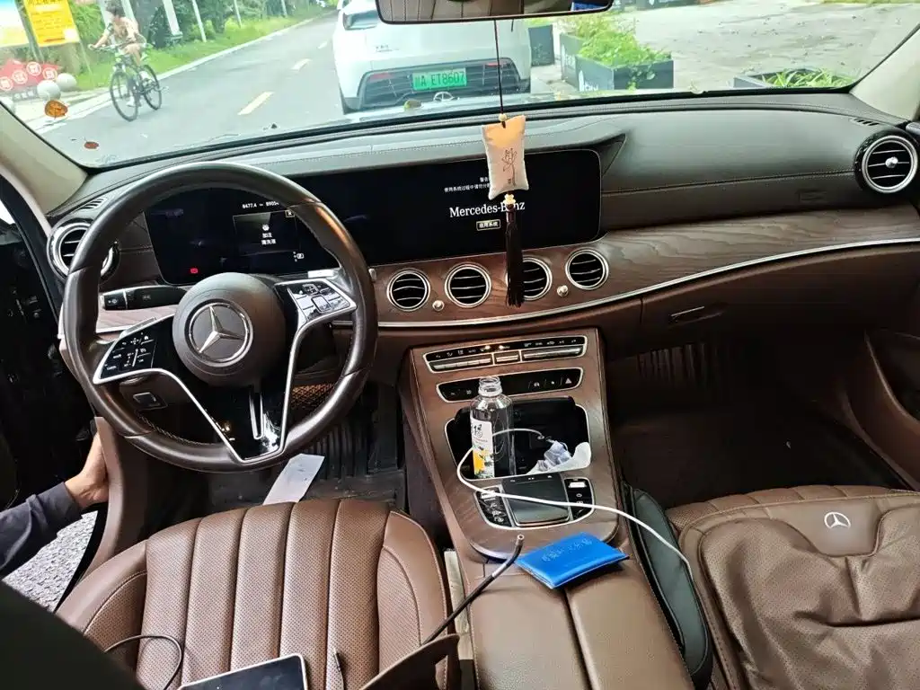 Mercedes-Benz E-Class — миниатюра 5