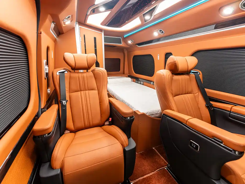 Toyota HiAce 2024 3.5L AT