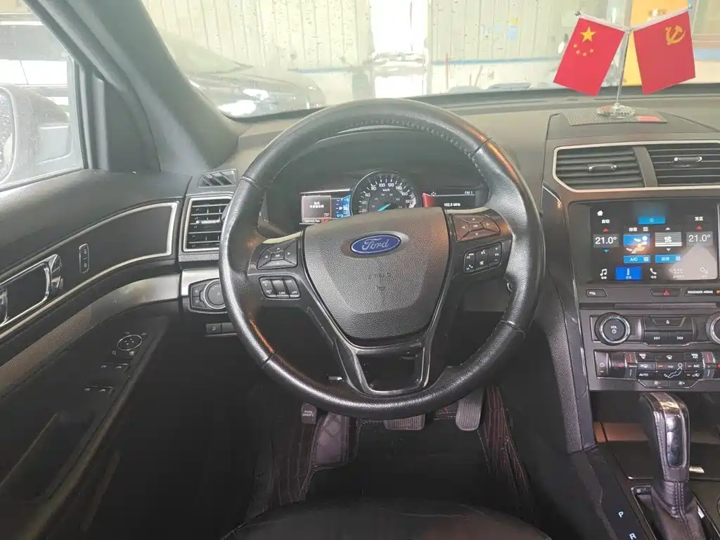 Ford Explorer (Import) — миниатюра 6