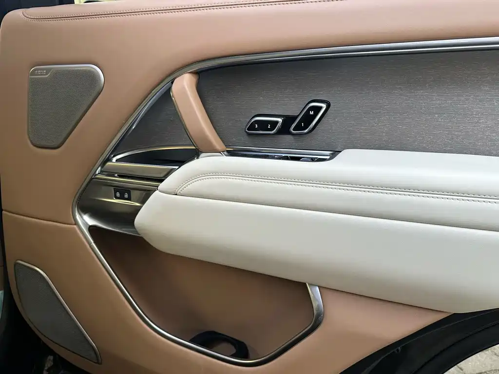 Land Rover Range Rover — миниатюра 5