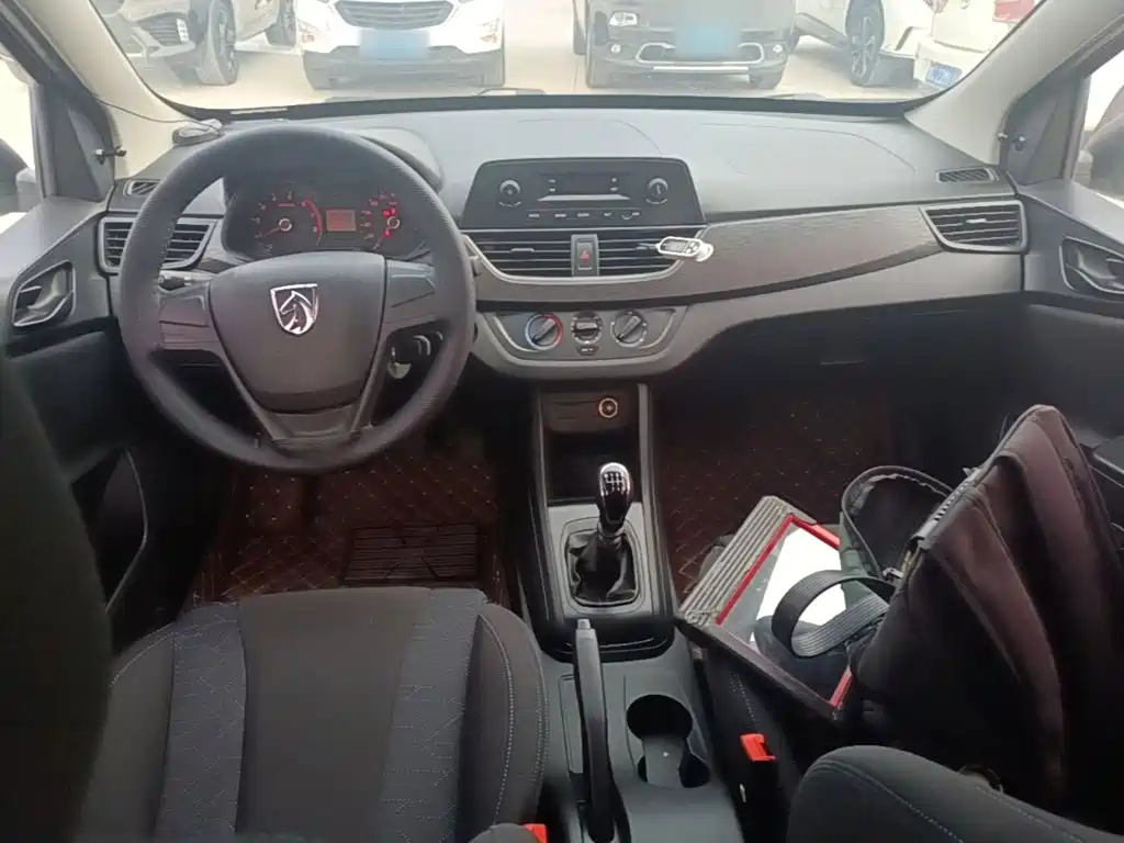 Baojun 310W — миниатюра 10