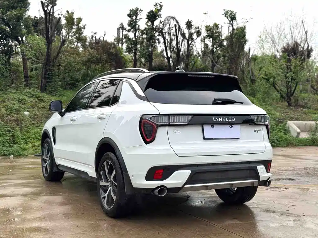 Lynk & Co 01 2017 2.0T Pro