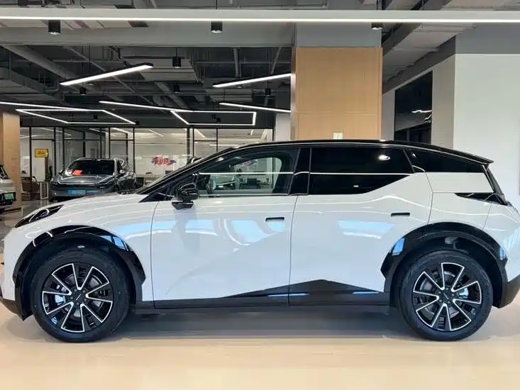 Zeekr X 2025 мест