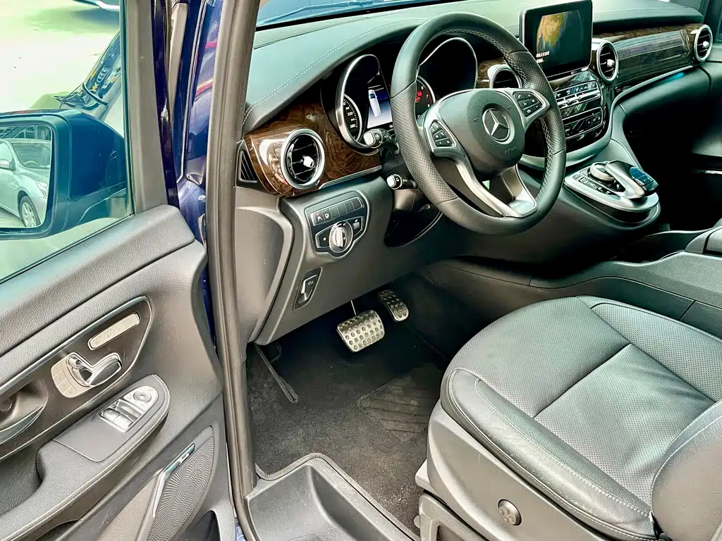Mercedes-Benz V-Class — миниатюра 7