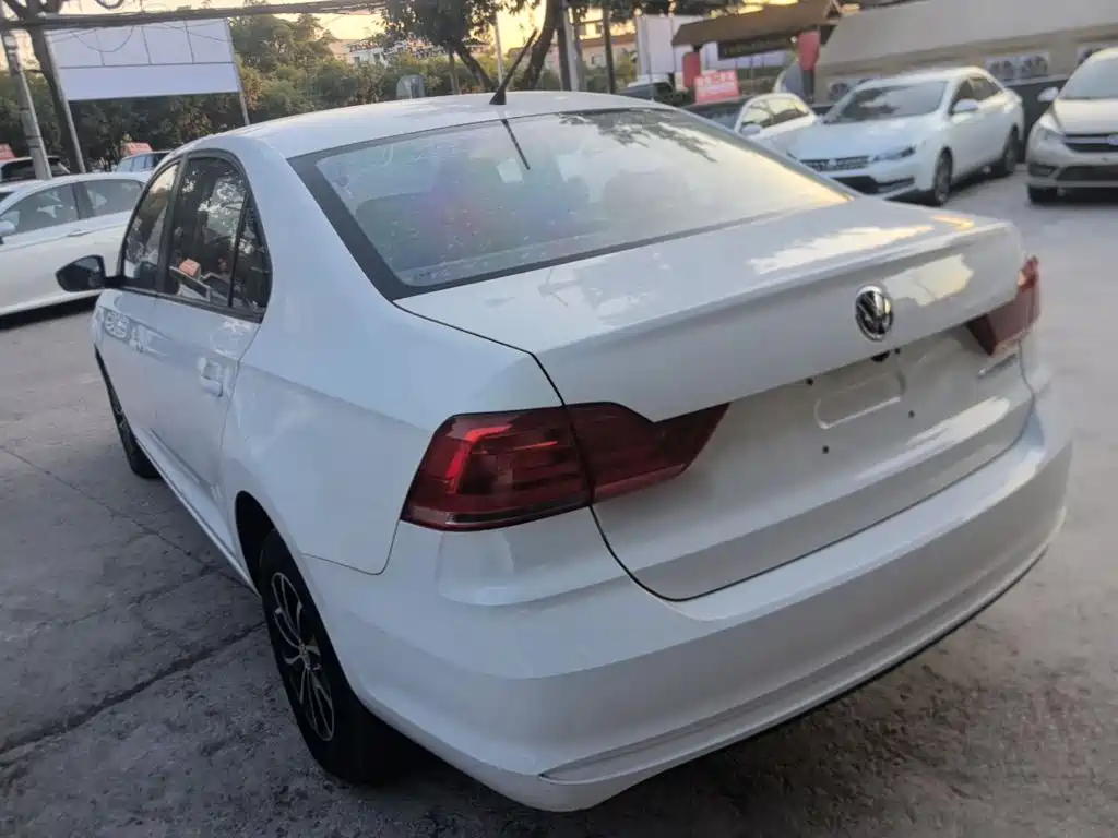 Volkswagen Santana — миниатюра 5