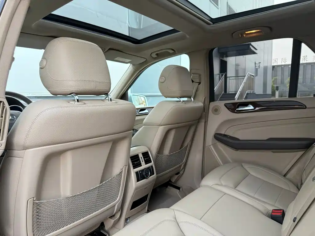 Mercedes-Benz M-Class — миниатюра 20