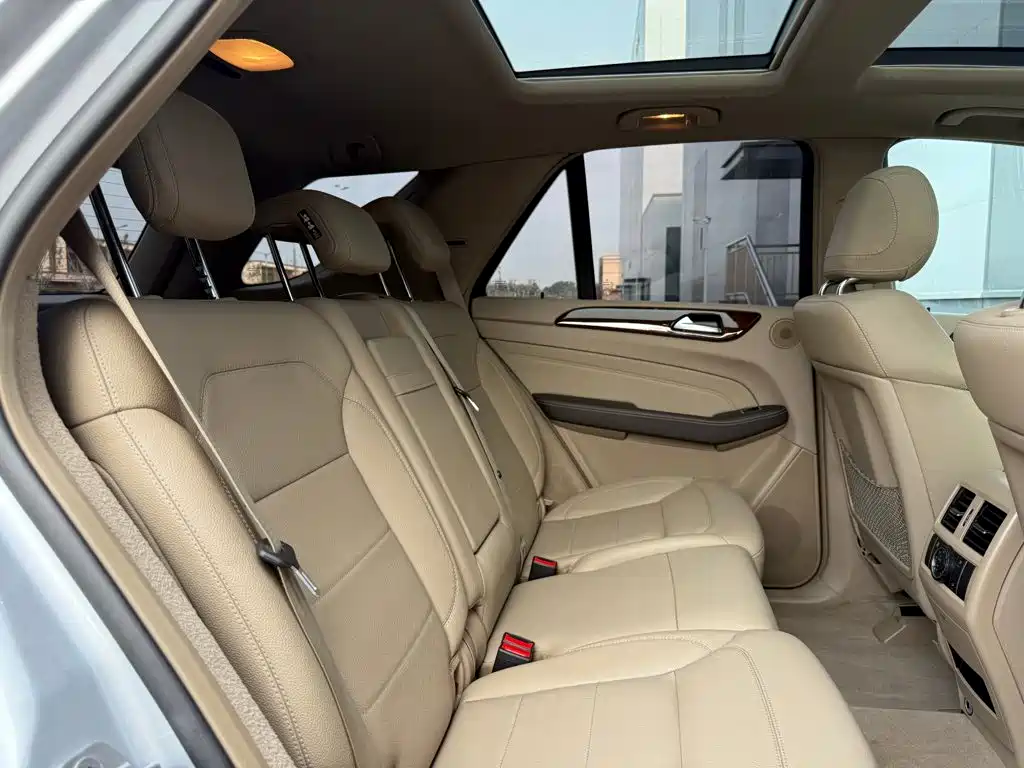 Mercedes-Benz M-Class — миниатюра 22