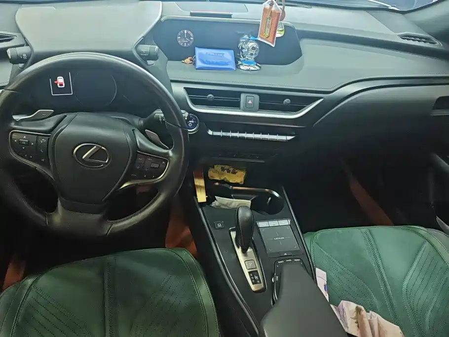 Lexus UX New Energy — миниатюра 12