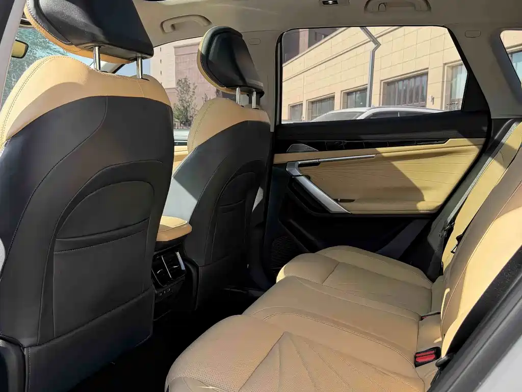 Geely Boyue L — миниатюра 6