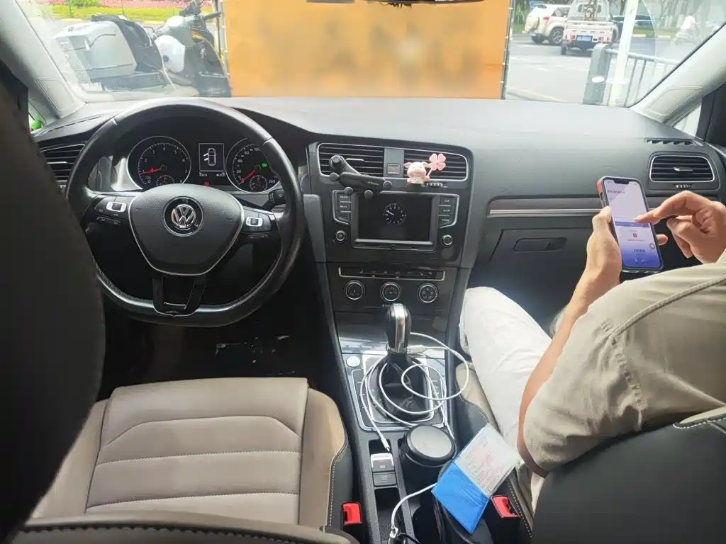 Volkswagen Golf — миниатюра 13